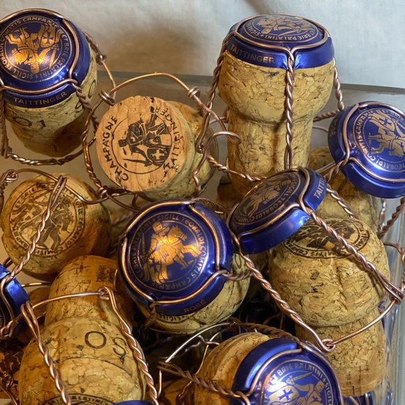 30 Sets Tattinger Prestige Brut Rose Corks & Cages - Picture 2 of 6